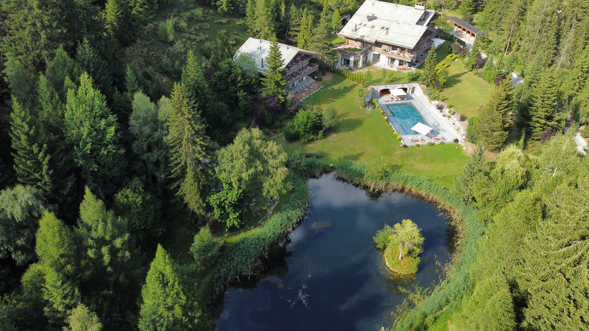 Ultima. Vue aérienne.