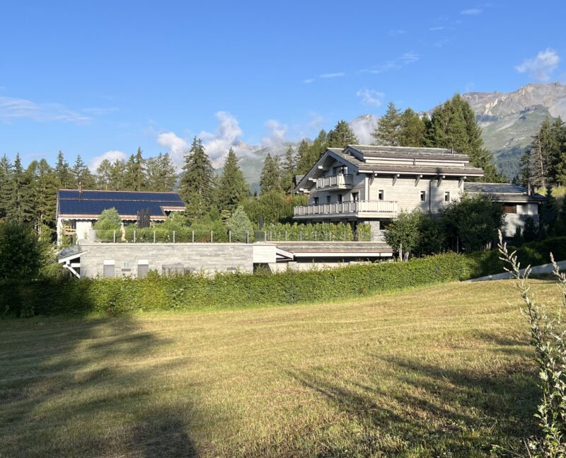 Chalet Mayalenka et nouveau chalet. 30.07.2025