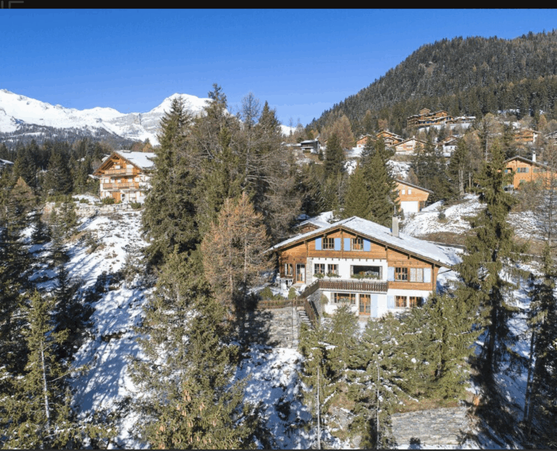 Chalet Le Vieux Bisse, vue du sud par drone. Vers 2020.
