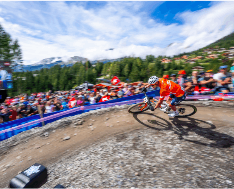 Championnat du monde de VTT. Cross-country olympique. Virage à Plans-Mayens. 14.09.2025. Photo Keystone-Nouvelliste