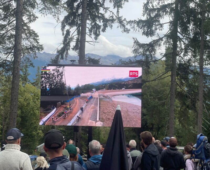 Championnat du Monde de VTT. Fan zone de Plans-Mayens.12.09.2025