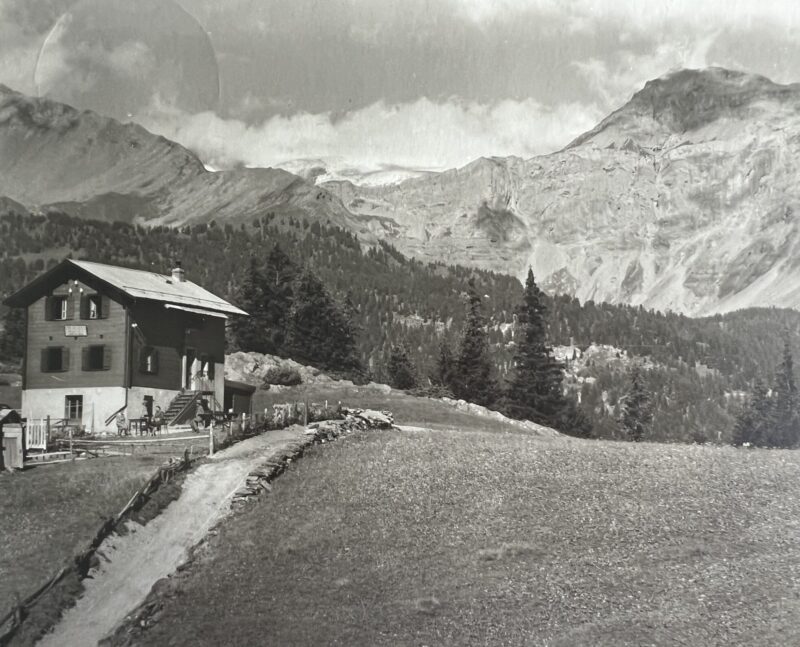Le Café du Bisse vers 1935. Carte postale Charles Dubost