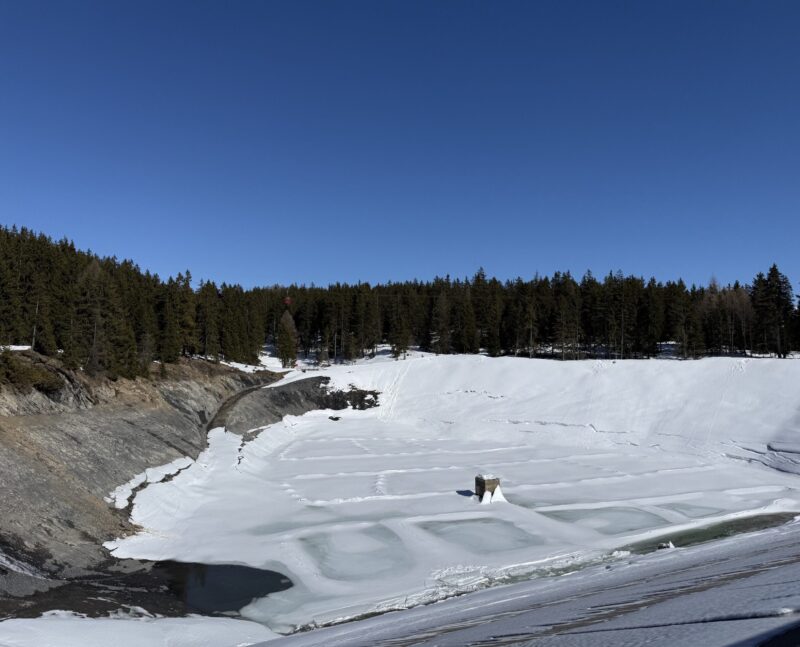 Lac de Chermignon enneigé. 05.04.2026