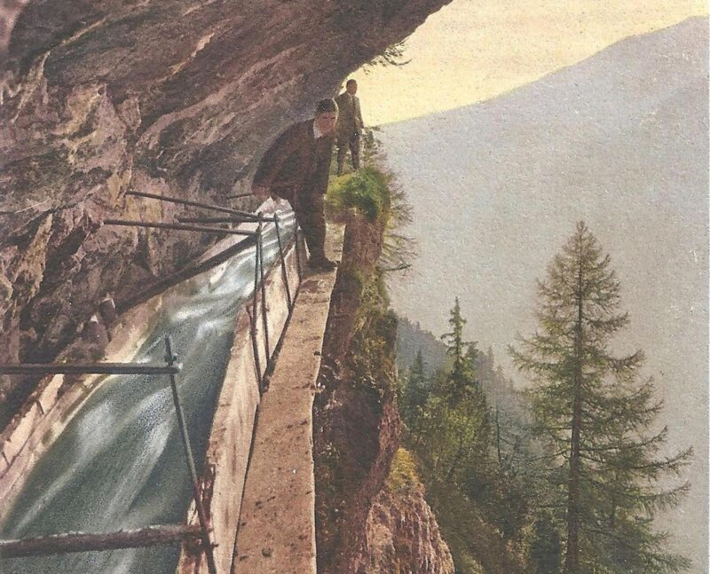 Le bisse du Rô alimentait la région jusqu'en 1946, ouverture du tunnel de l'Ertense. Photographie couleurs J. Gaberell