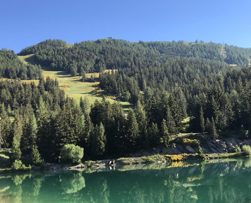 Le lac de Chermignon et la piste du Chetzeron. 05.07.2020