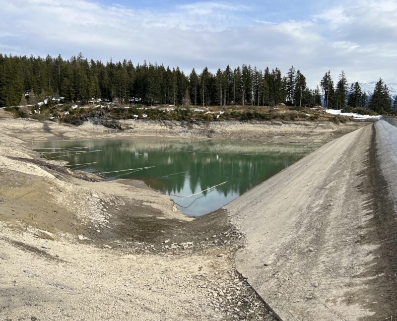 Lac de Chermignon. Déboisement de la partie sud. Vue d'ensemble. 22.04.2023