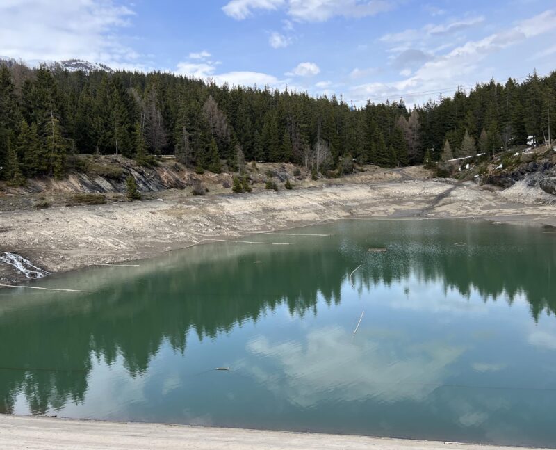 Lac de Chermignon. Déboisement. Vue vers l'est. 22.04.2023