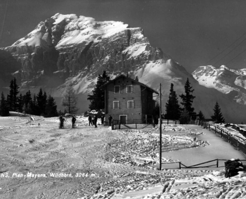 Le café du Bisse en hiver. Vers 1935