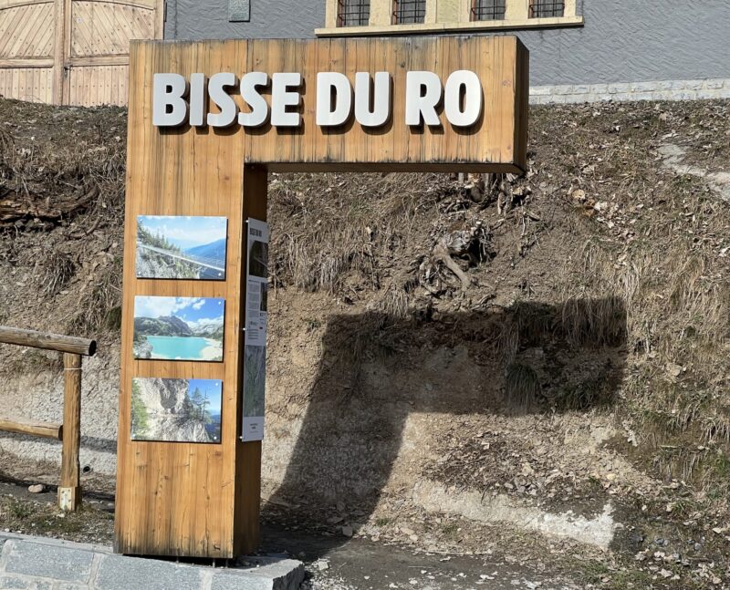 Départ de la promenade du Bisse du Rô. Détail