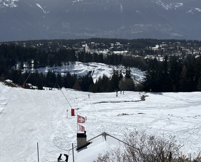 La piste de Chetzeron et la hutte d'alpage Chez Erwin. 29.02.2024