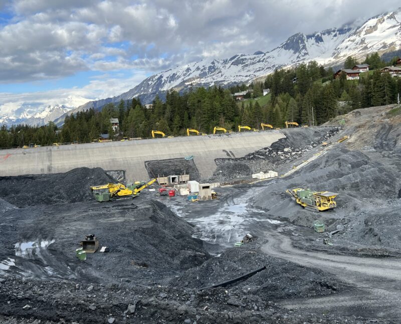 Chantier au repos. Vue d'ensemble. 18.05.2024